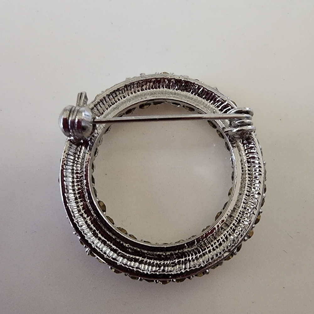Cookie Lee silver jeweled circle shaped crystal brooch pin NWT - Picture 3 of 8